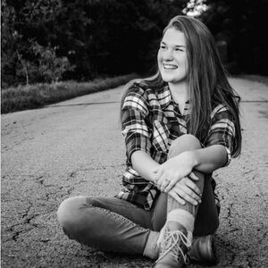 Meet your Posher, Holly